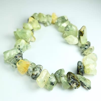 Pulsera De Prehenita Con Epidota Irregular de 12 mm