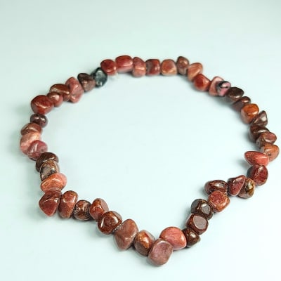Pulsera De Rodonita Rosa en Porotos de 5 mm