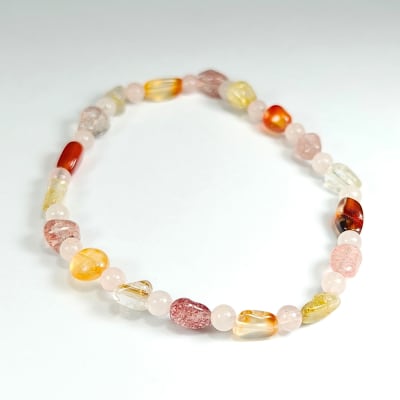Pulsera Intercalada De Cornalina, Cuarzo Rutilo Y Cuarzo Fresa en Porotos hasta 6 mm