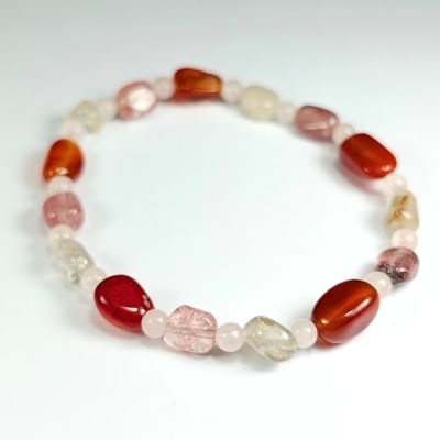 Pulsera Intercalada De Cornalina, Cuarzo Rutilo Y Cuarzo Fresa en Porotos hasta 8 mm