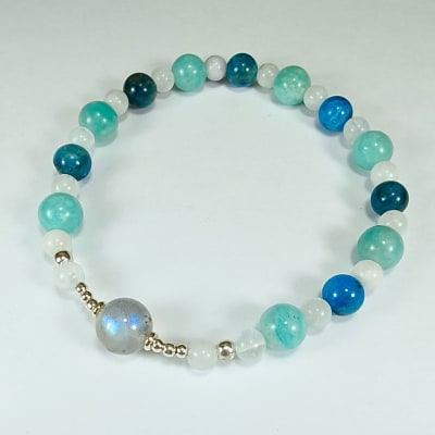Pulsera Intercalada De Labradorita Gris, Apatita Azul Y Amazonita Calipso en Perlas desde 4 mm