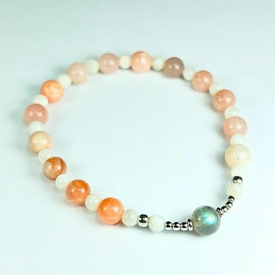 Pulsera Intercalada De Piedra Luna Blanca Con Destello Azul, Piedra Luna De Seda Rosa Y Labradorita Gris en Perlas desde 4 mm