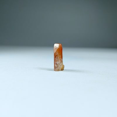 Punta De Topacio Rojo de 0.7 X 0.4 cm1