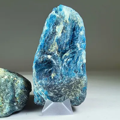 Trozo De Apatita Azul de 6 cm