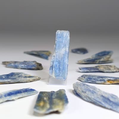 Trozo De Cianita Azul de 3.5 cm