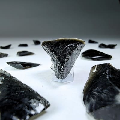 Trozo De Obsidiana Negra de 1 cm