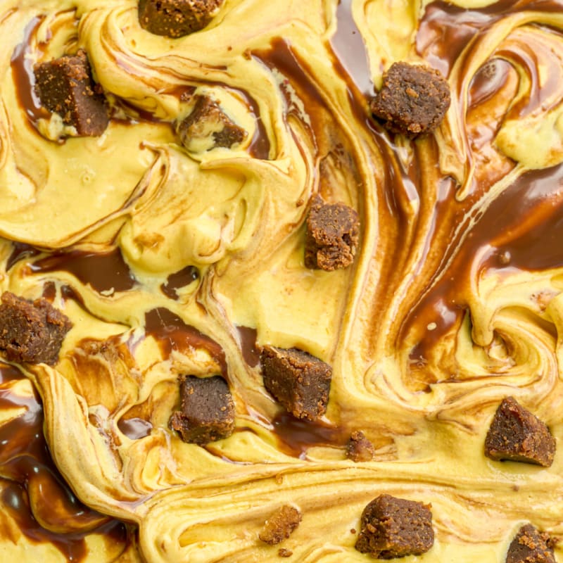 LÚCUMA CON FUDGE Y BROWNIE