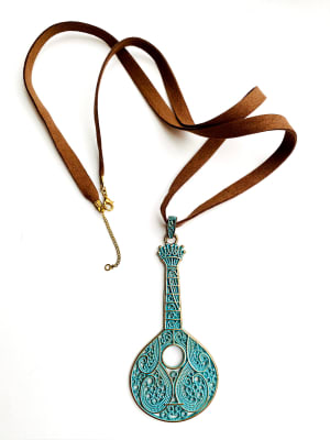 COLLAR MANDOLINA