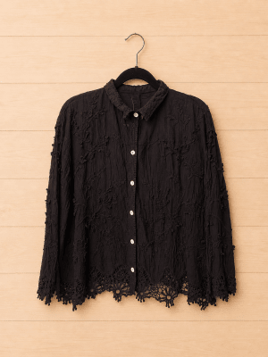 Blusa negra detalles encaje1
