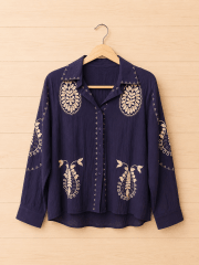 Blusa azul bordada
