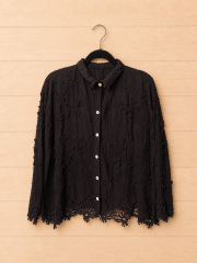 Blusa negra detalles encaje