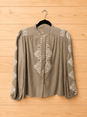 Blusa verde diseños bordados