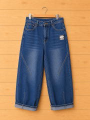 Jeans azul englobado
