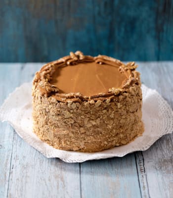 Torta hojarasca Manjar Nuez