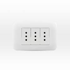 TOMA CORRIENTE TRIPLE 10A 250V BLANCO ARMADO LEXO