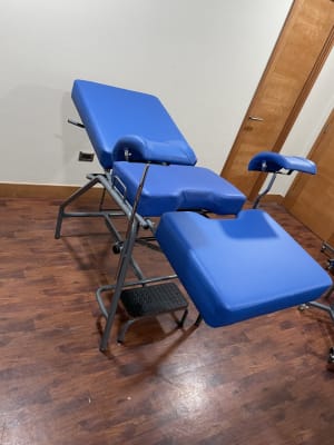 Camilla Ginecológica con Estribos