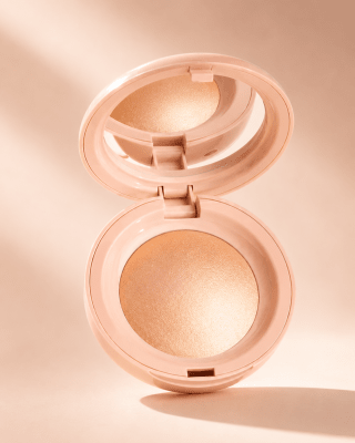 POSITIVE LIGHT SILKY TOUCH HIGHLIGHTER – EXHILARATE | RARE BEAUTY1