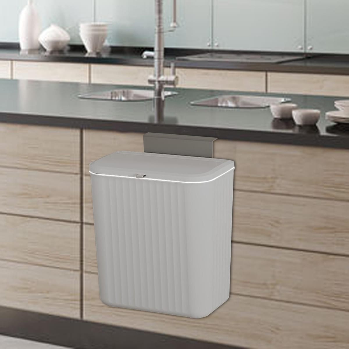 BASURERO COLGANTE CON TAPA 1