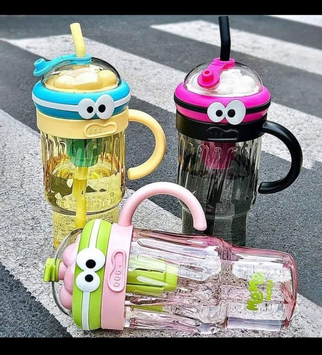 BOTELLA MOMO OJITOS 0