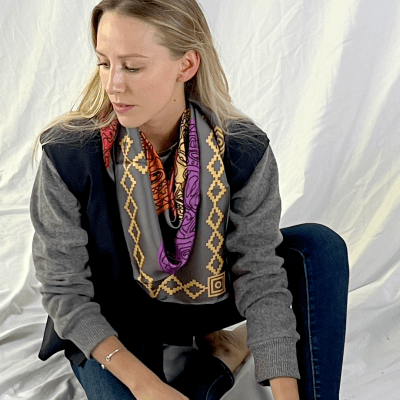 PAÑUELO 100% SEDA NATURAL TATUAJE GREY1