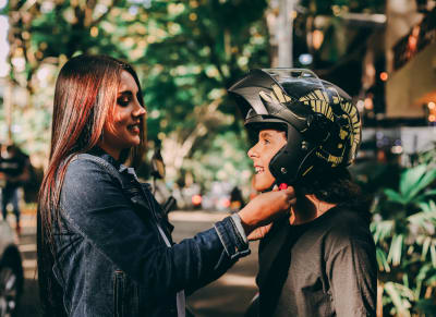 Cuidado del Cabello y la Piel al viajar en moto
