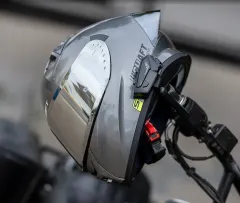 ¿Cuándo cambiar un casco de moto? Vida útil y señales de desgaste