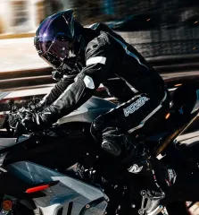Armad: Chaquetas, Guantes y Equipamiento para Moto
