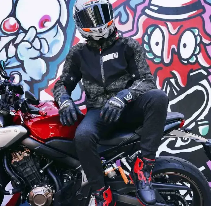 Ones Again: Protecciones, Guantes y Equipamiento para Moto | OXS