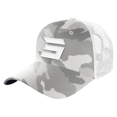 Gorro jockey lifestyle shot camo symbol1