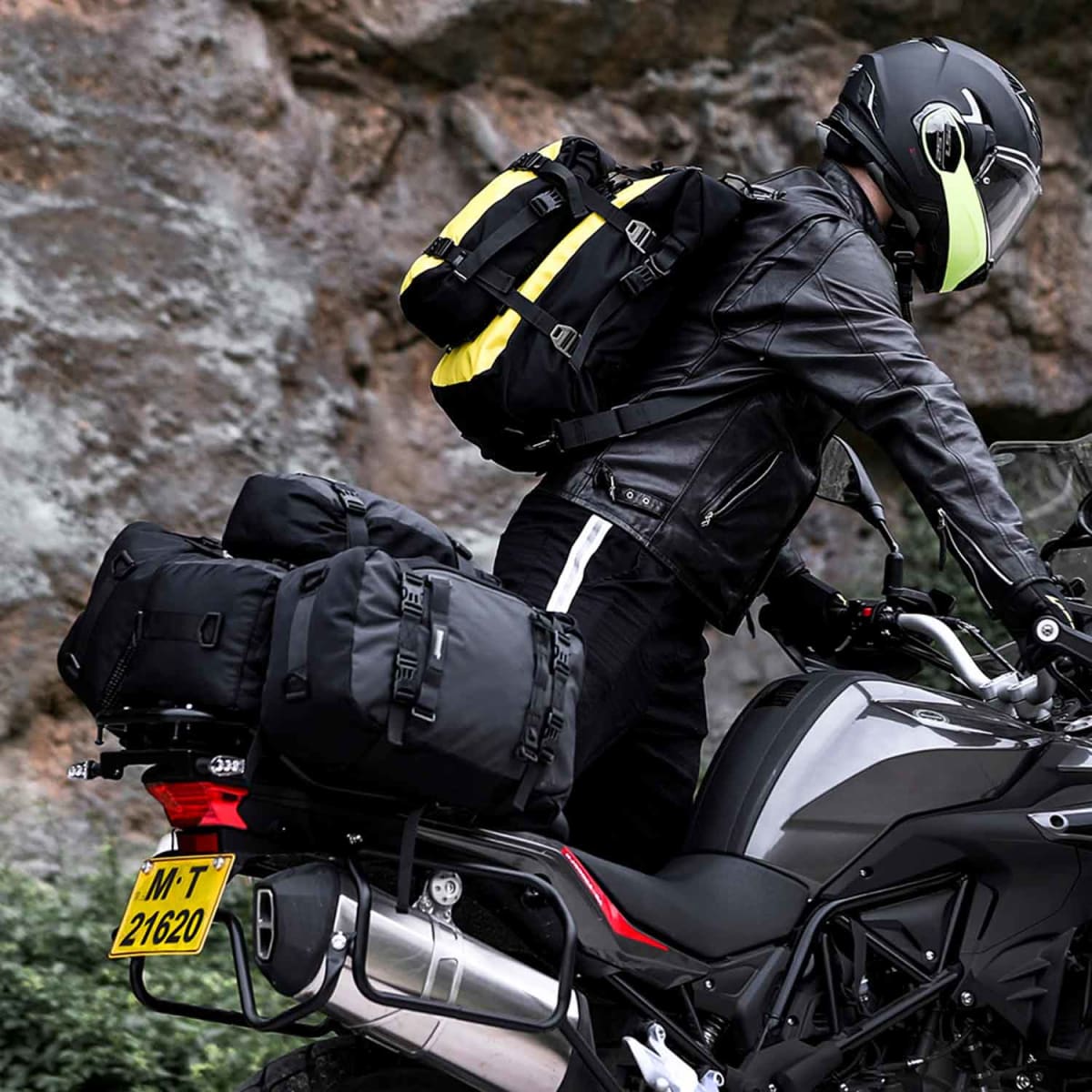 Bolso impermeable para moto rhinowalk mt21610 10 litros multi uso4