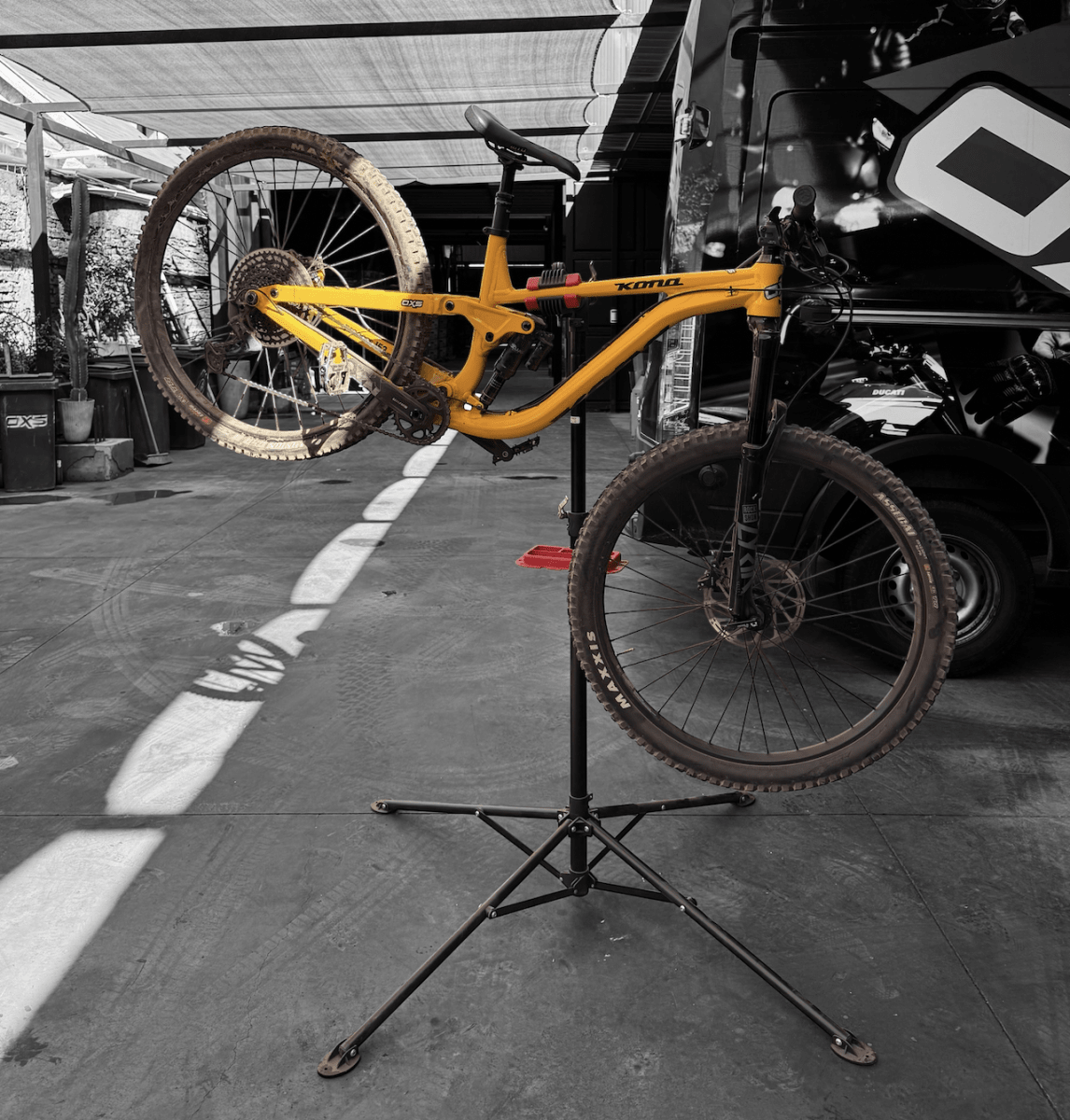 Stand telescopico para mantenimiento de bicicletas1