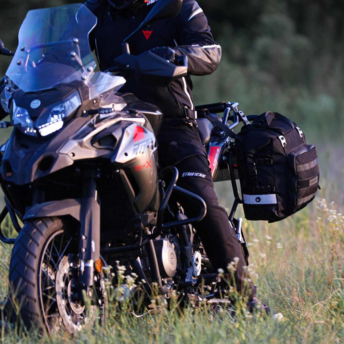Bolso lateral para moto rhinowalk MT2040 20 litros impermeable5