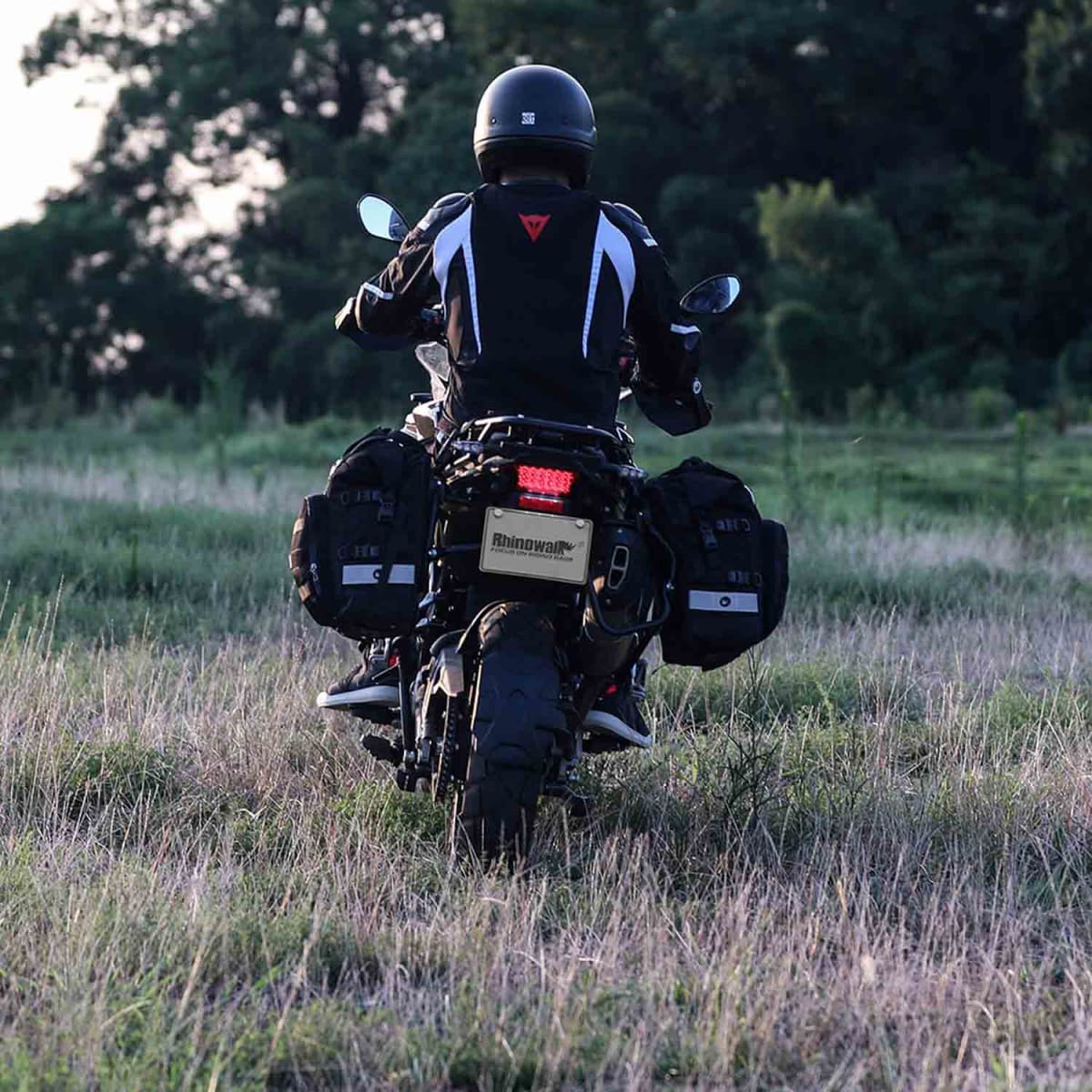 Bolso lateral para moto rhinowalk MT2040 20 litros impermeable10