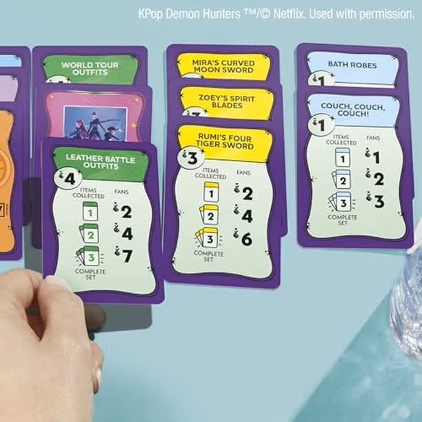 JUEGO DE MESA - MONOPOLY DEAL KPOP DEMON HUNTERS1
