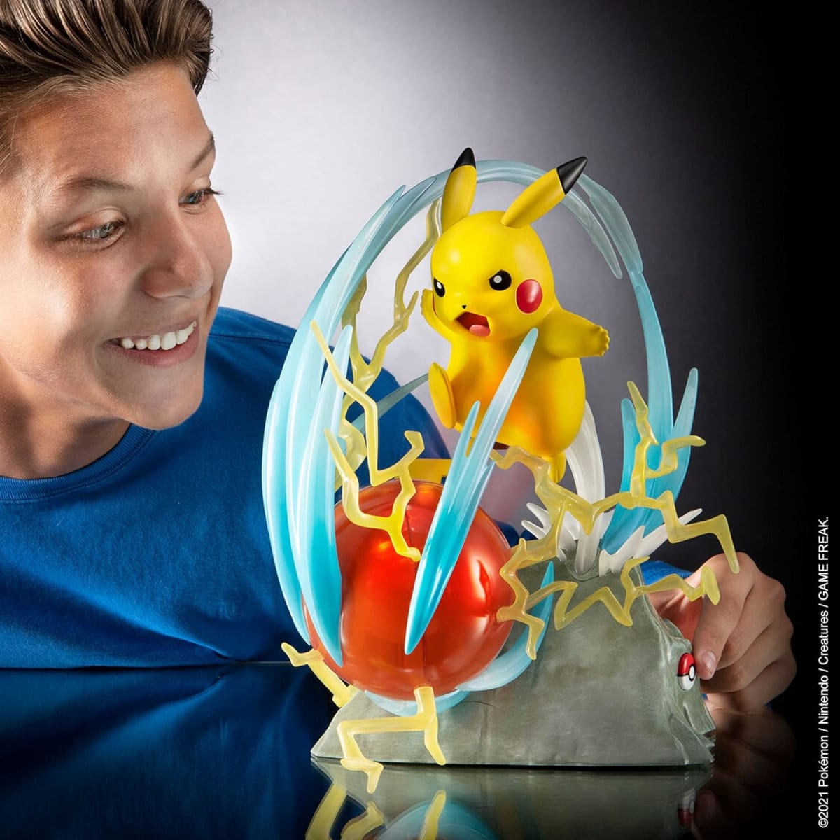 POKEMON COLLECTOR FIGURA DE LUJO PIKACHU2