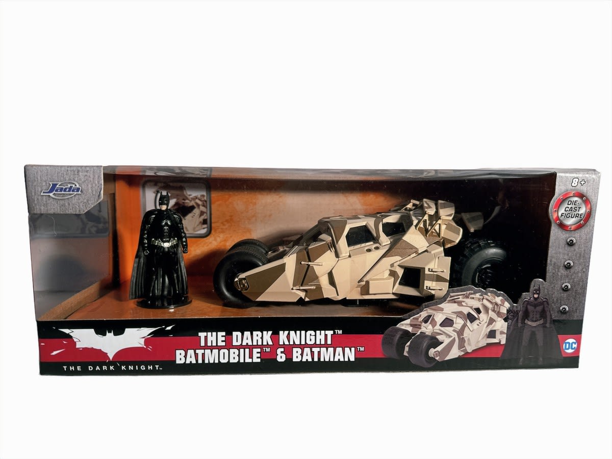 2.75+1:24 | Batmobile | 2008 The Dark Knight Batmobile W/Batman Figure 0