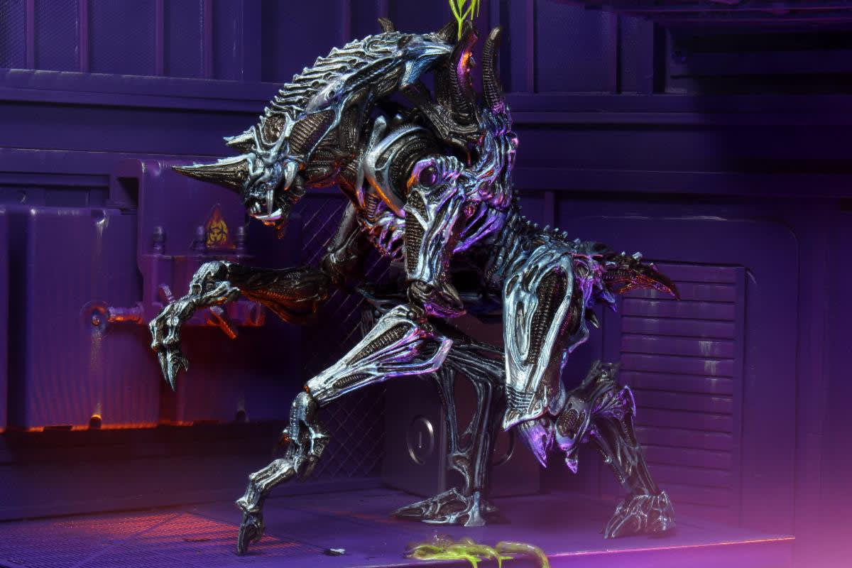 Alien Rhino Versión 2 Figura a Escala de 7