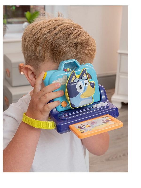 BLUEY CAMARA CON SONIDO2