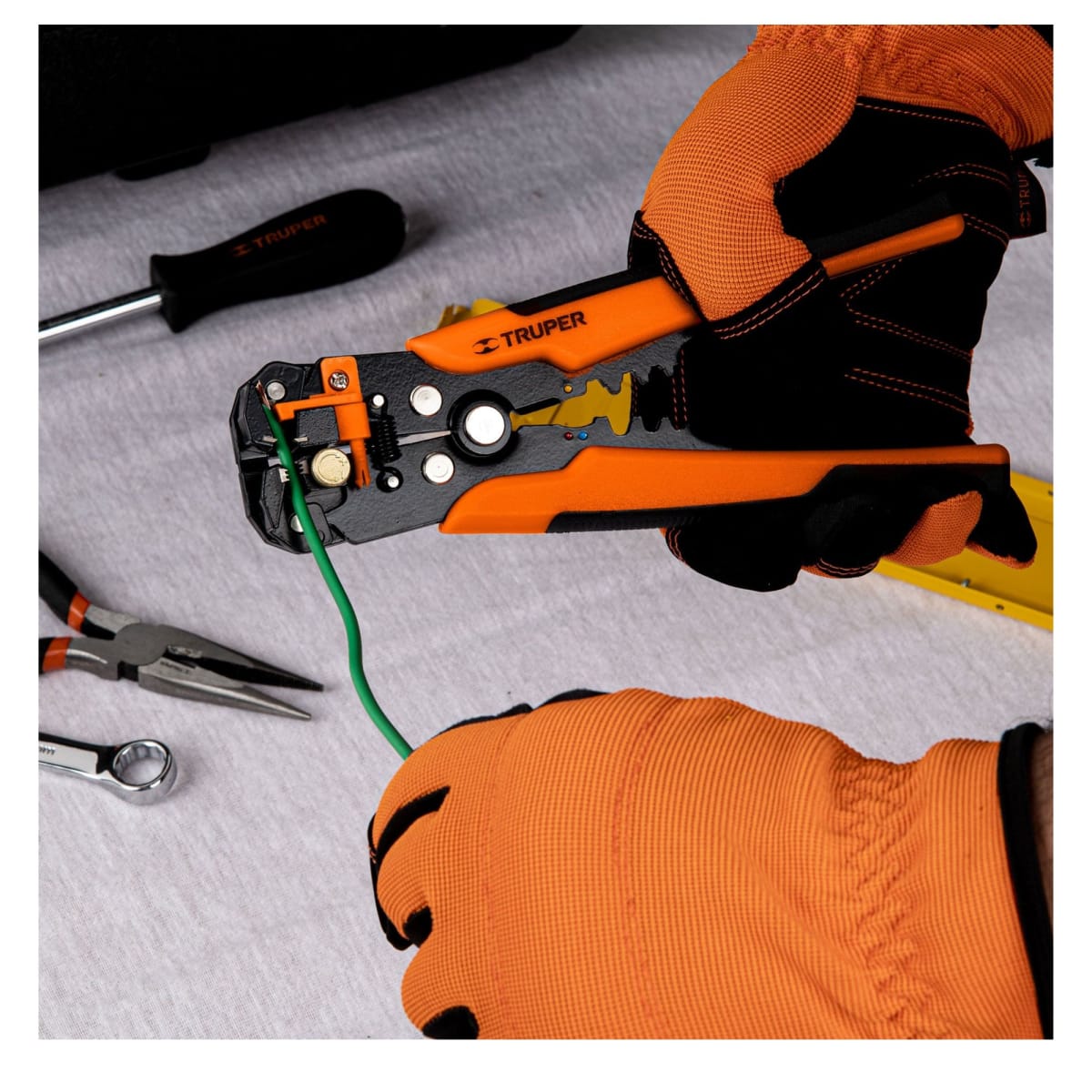 Alicate pela cables automatica 8Pulg. 22 a 10 AWG - TRUPER2