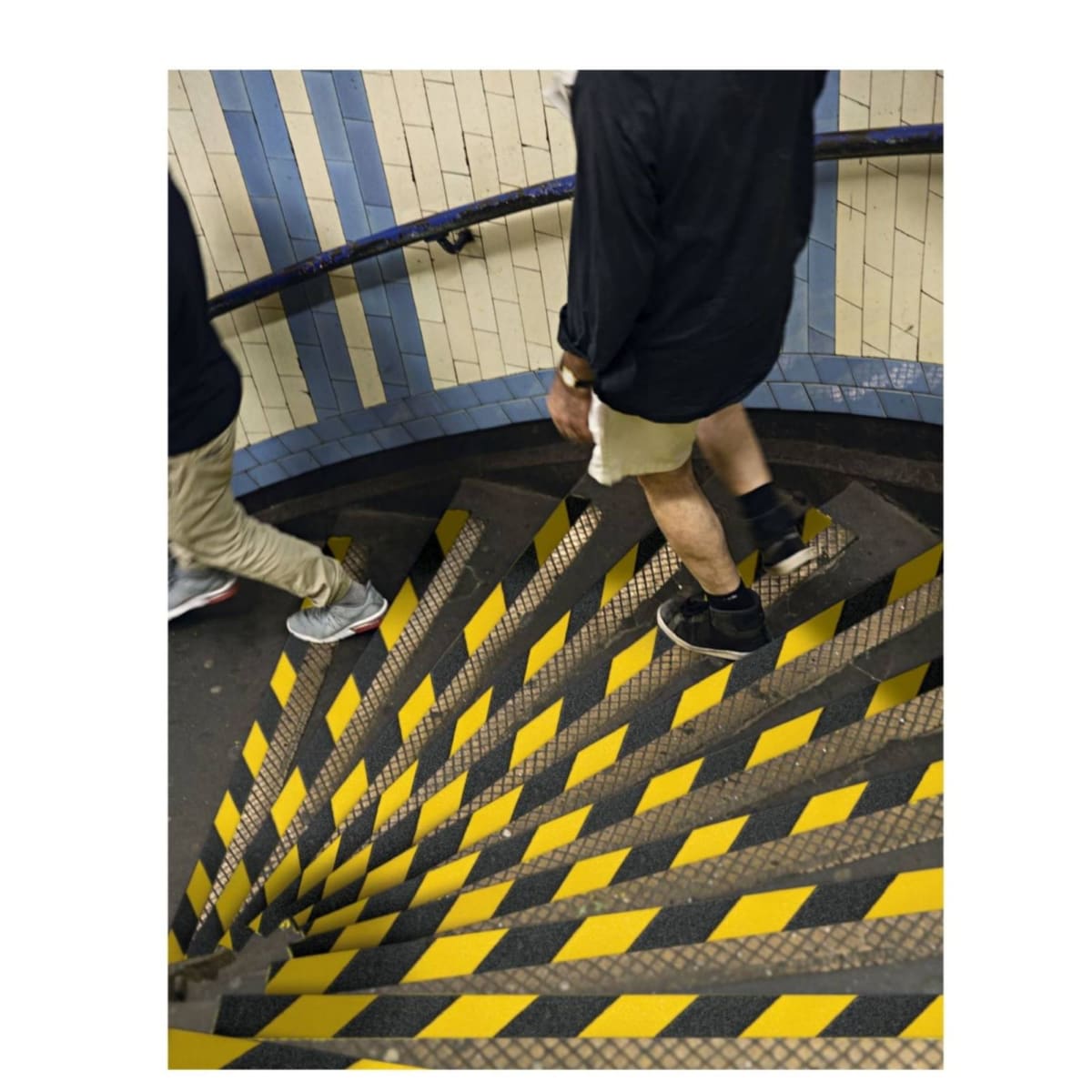 Rollo 18 m de cinta antiderrapante ama/negra 50mm c/abrasivo2