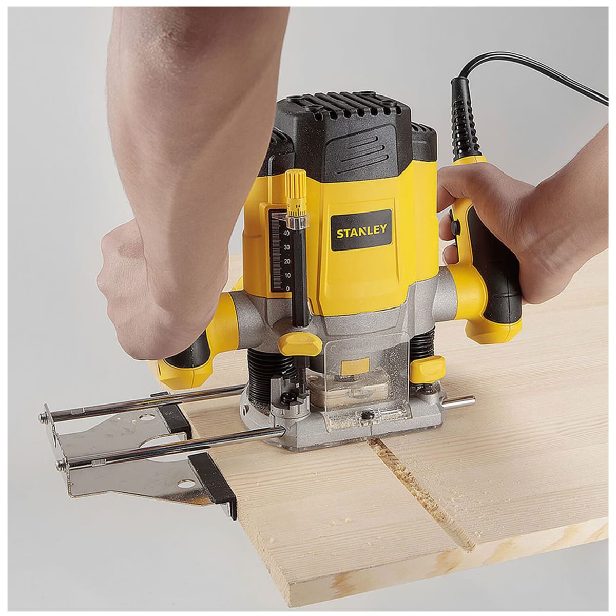 Fresadora Ruteadora Eléctrica 1200 W + 6 Fresas SRR1200 Stanley2