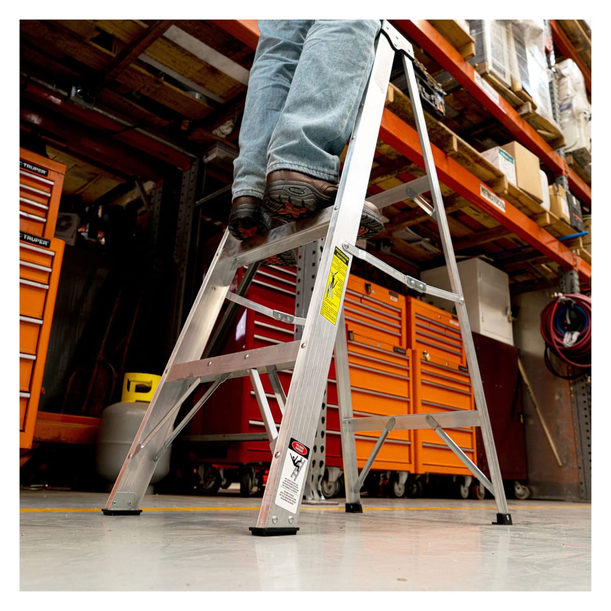 Escalera tijera 3 peldaños 150 Kg, Truper2