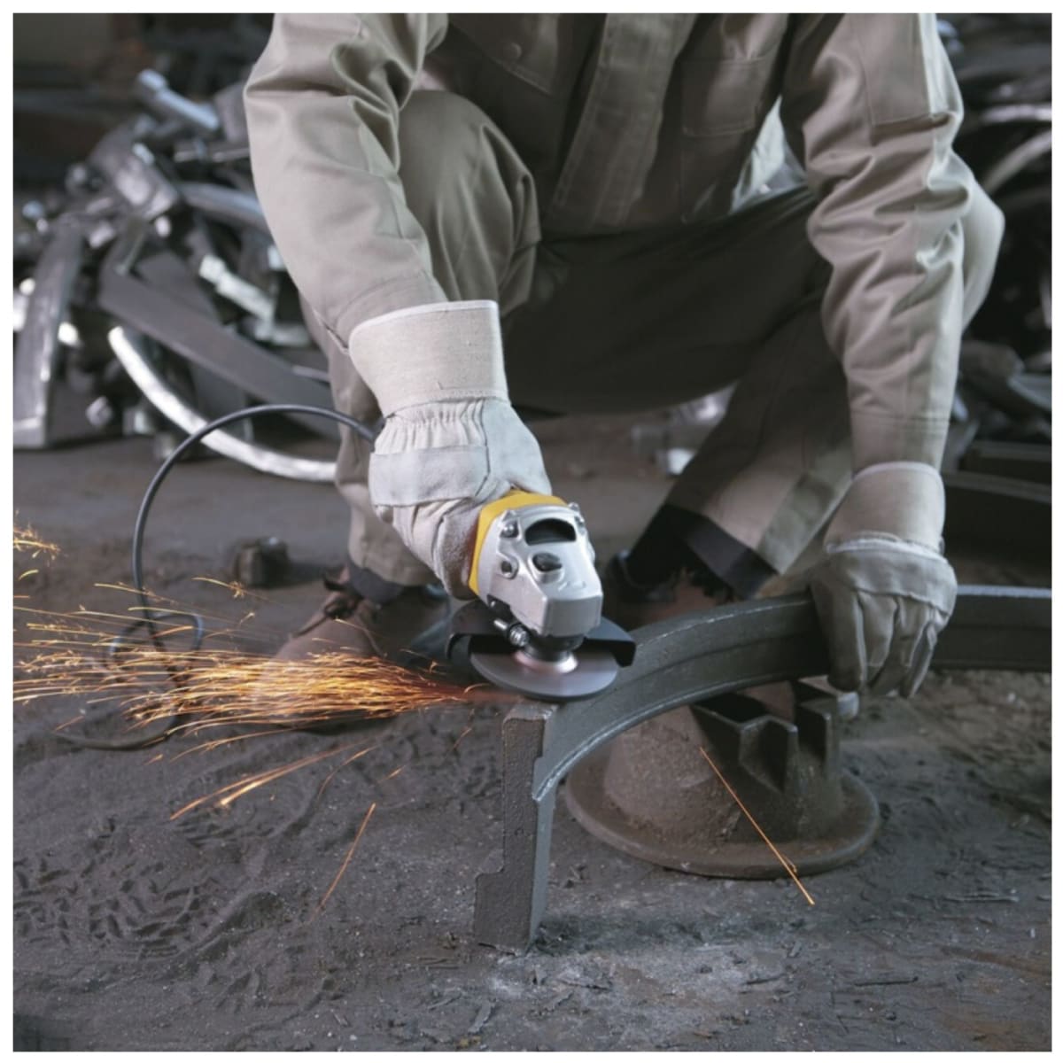 Amoladora Angular Electrico 4-12 1050W SGS1045 Stanley4