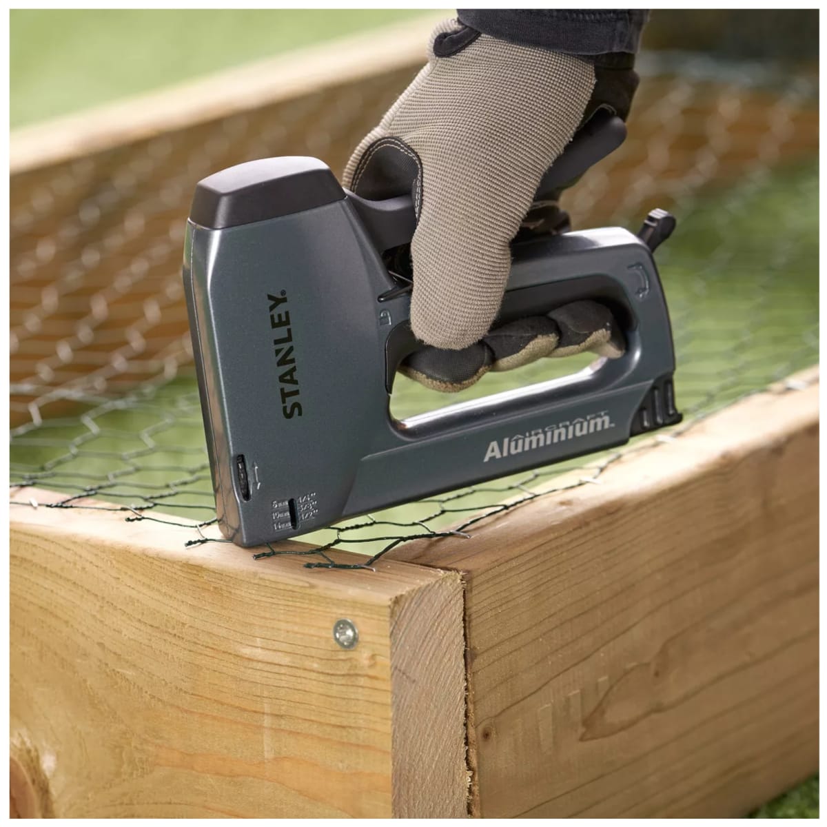 Engrapadora  clavadora uso rudo STANLEY3