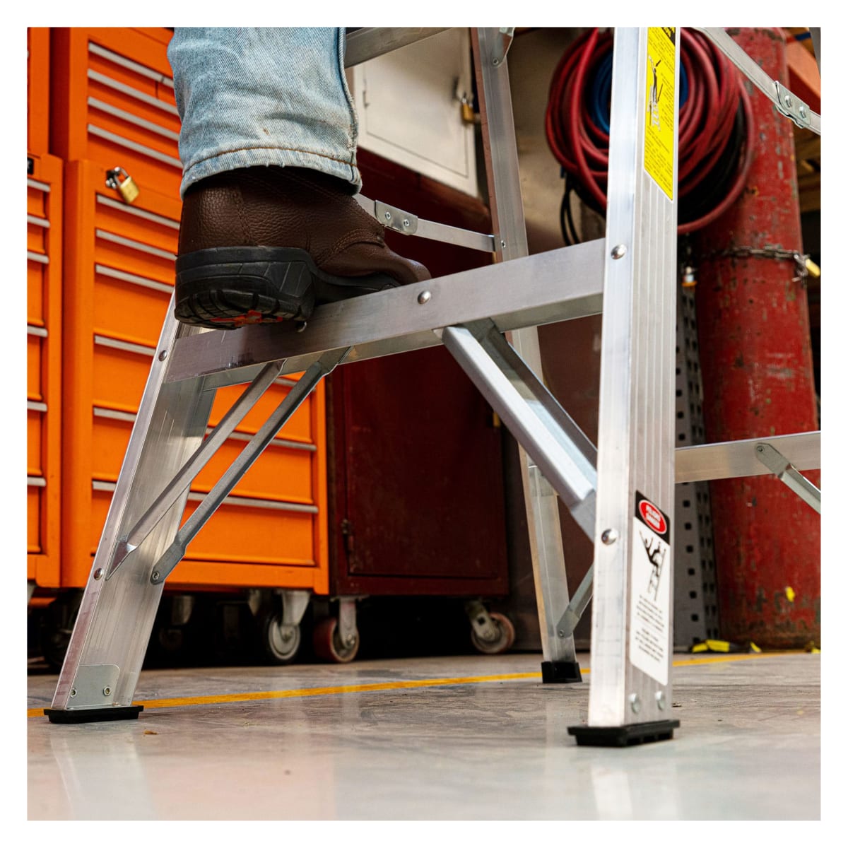 Escalera tijera 3 peldaños 150 Kg, Truper4