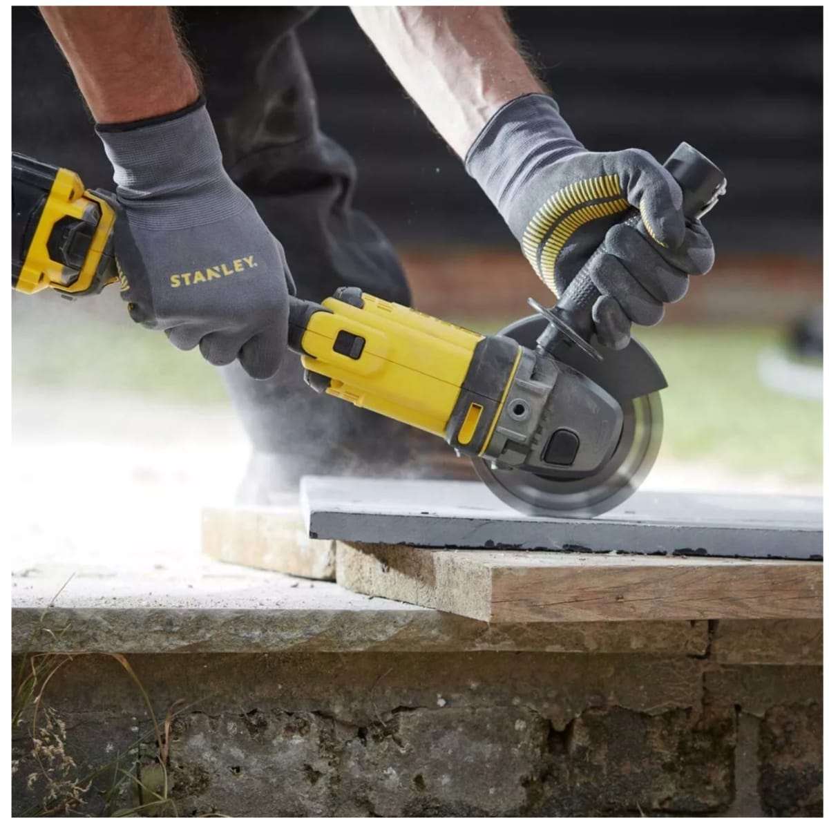 Amoladora esmeriladora angular inalámbrica 20V + 2 baterias 4A Stanley4