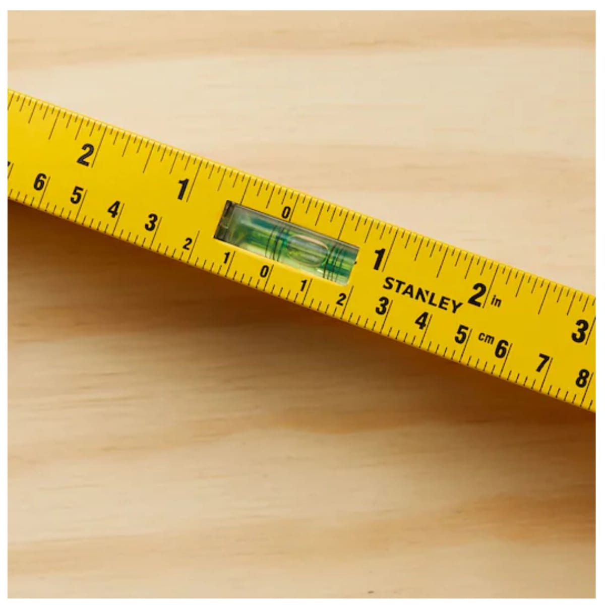 NIVEL DE MANO 61cm 24