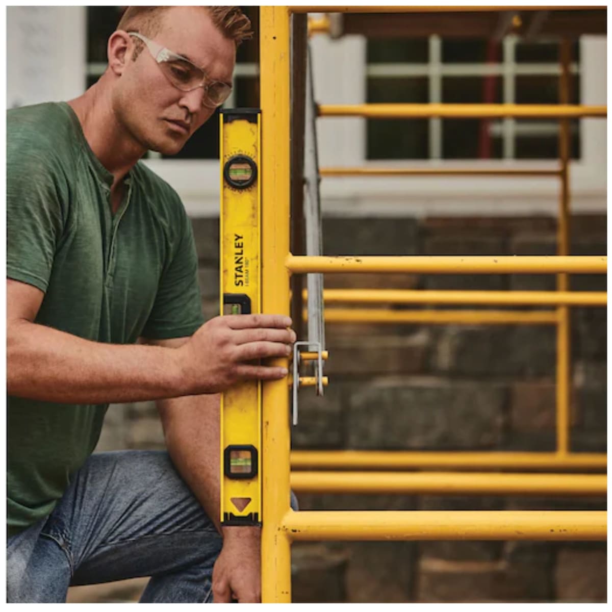 NIVEL DE MANO 61cm 24