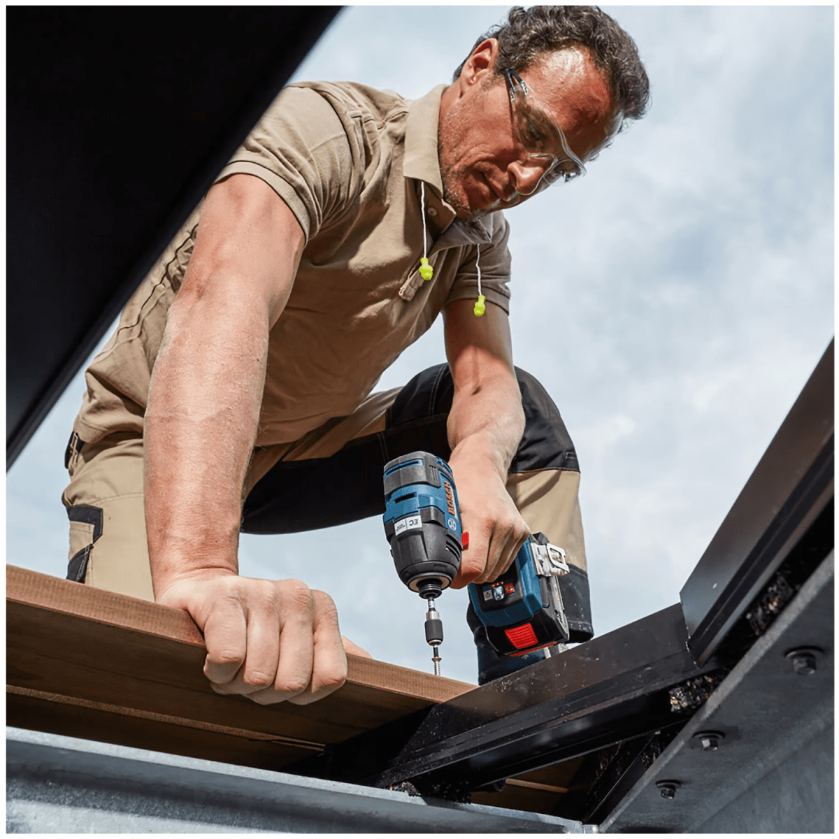 Combo Atornillador de Impacto GDR 18V-200 +Taladro Percutor GSB185-LI7