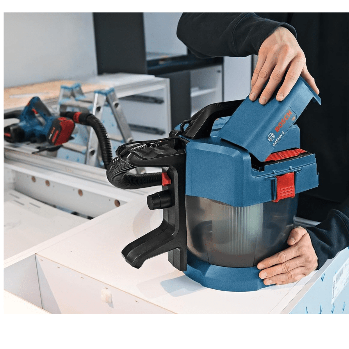 Aspiradora Inalámbrica de polvo y liquido BOSCH GAS 18V-10L4